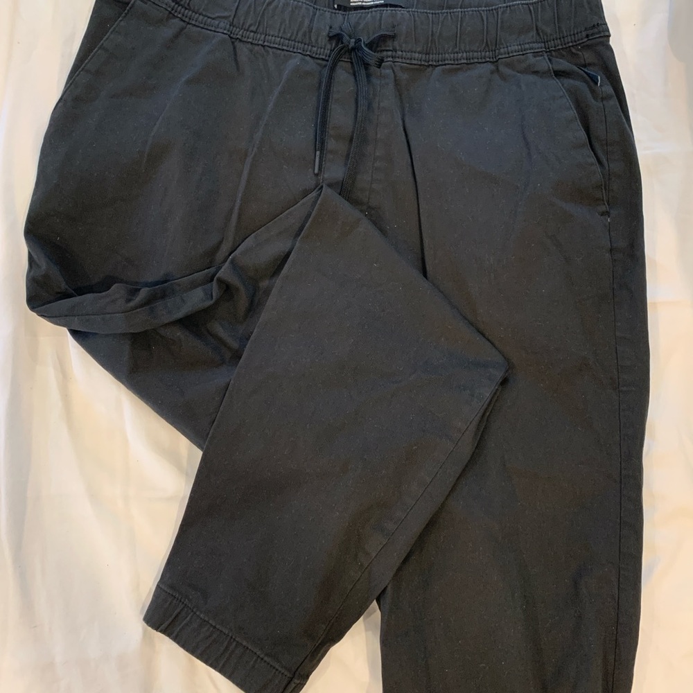 Hollister Men's black skinny Jogger Pants